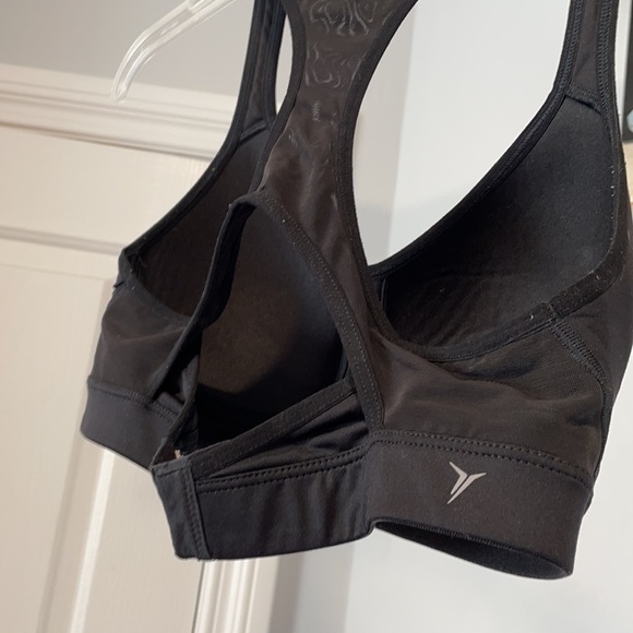 Old Navy black sport bra with mesh detail - Picture 2 of 5